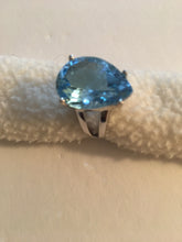 Load image into Gallery viewer, AQUAMARINE PEAR GEMSTONE RING
