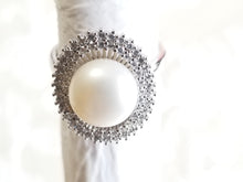 Load image into Gallery viewer, White Pearl Vintage Cocktail Ring
