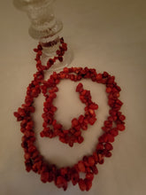 Load image into Gallery viewer, Red-Chip Beaded Necklace
